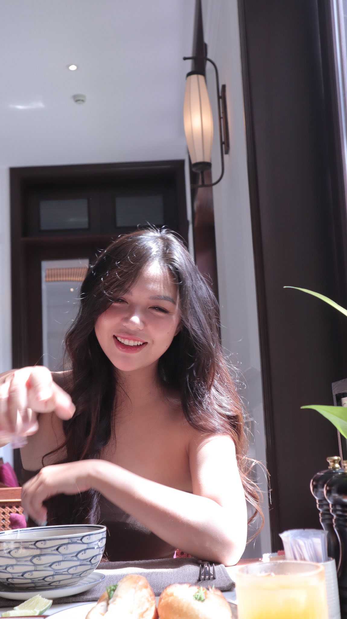 Meet the Stunning Parade Goddess Turning Heads Online 8 Ngo Lam Phuong smiling in casual setting
