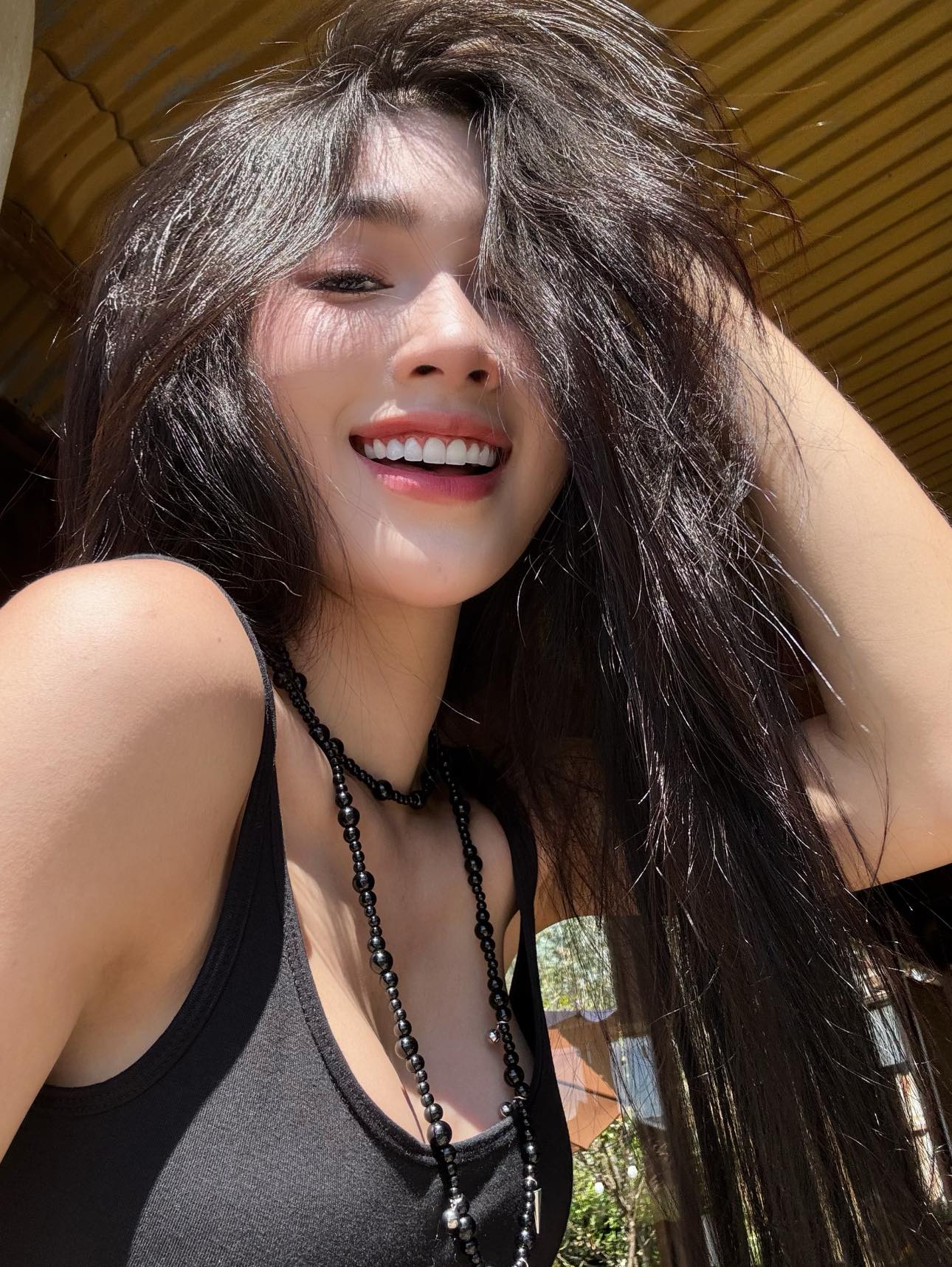 Model Thuy Dung’s Accidental Post Sparks Social Media Frenzy 4 Thuy Dung's accidental sexy photo