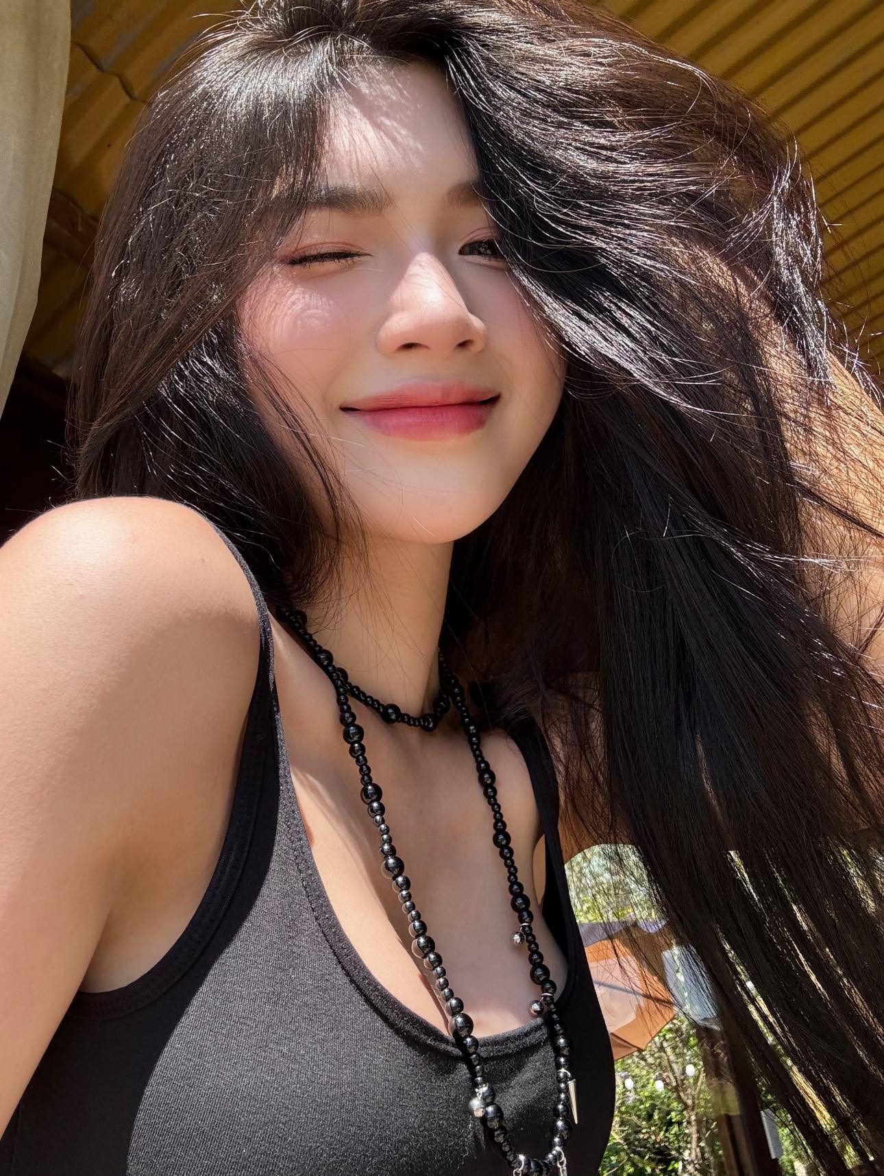 Model Thuy Dung’s Accidental Post Sparks Social Media Frenzy 5 Thuy Dung's accidental sexy photo close-up