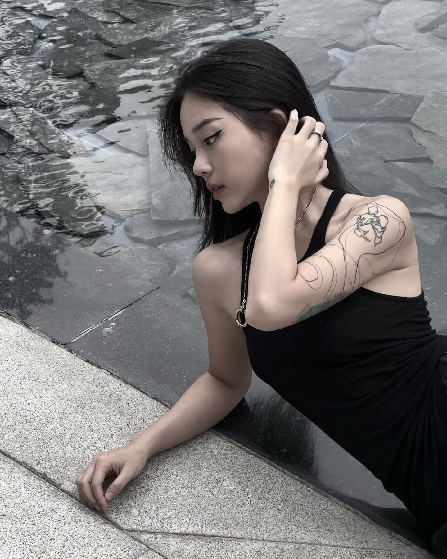 Linh Ngọc Đàm’s Bold New Video Hits 1.1M Views 2 Linh Ngọc Đàm showcasing her artistic side