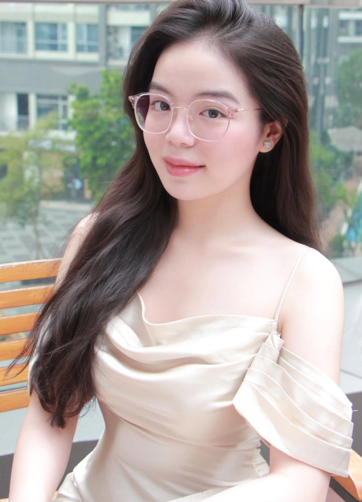 Meet Em Tram: The New TikTok Trend Everyone’s Obsessed With 11 anh 11 17540350203931020890444 1754038621303 17540386214861227669503