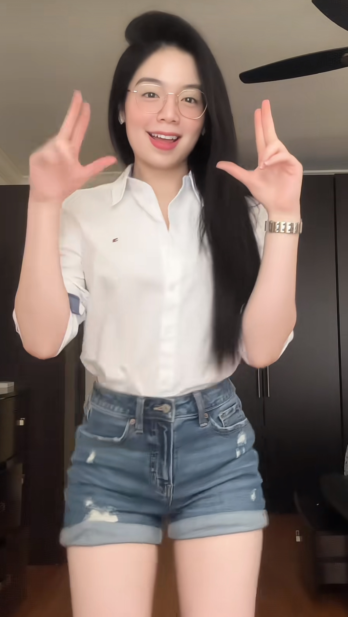Meet Em Tram: The New TikTok Trend Everyone’s Obsessed With 3 anh 3 1754035020277936175614 1754038609388 175403860957414887585