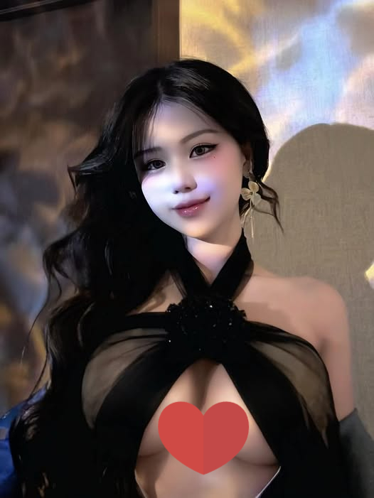Streamer YuGi Kiều Oanh Defends Her Bold Outfit with Behind-the-Scenes Clip 8 edit 53454501912839361967437217155723534911745195n 1755308209746969372724 1755332270648 17553322708701416068026