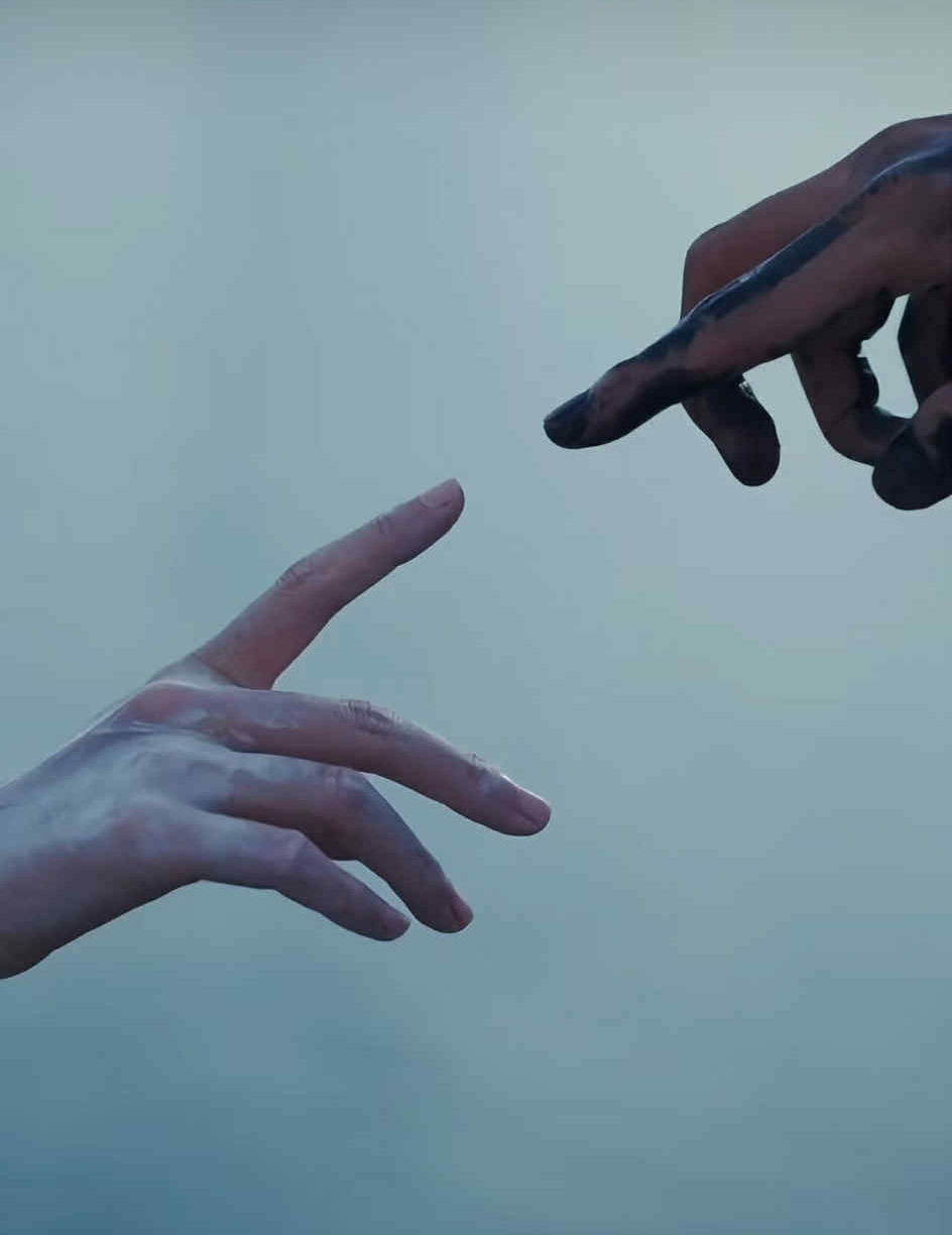 Linh Ngọc Đàm’s Bold New Video Hits 1.1M Views 6 Linh Ngọc Đàm’s daring artistic look