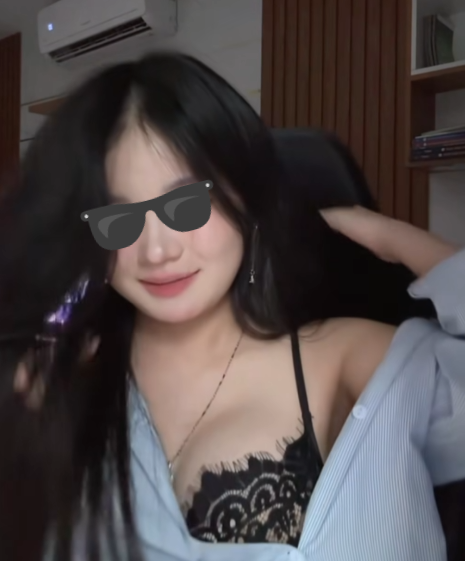 TikToker Sparks Debate After Bold Lingerie Reveal 6 edit screenshot 2025 08 13 101746 17550552148671065853036 1755055906887 1755055907144974635845