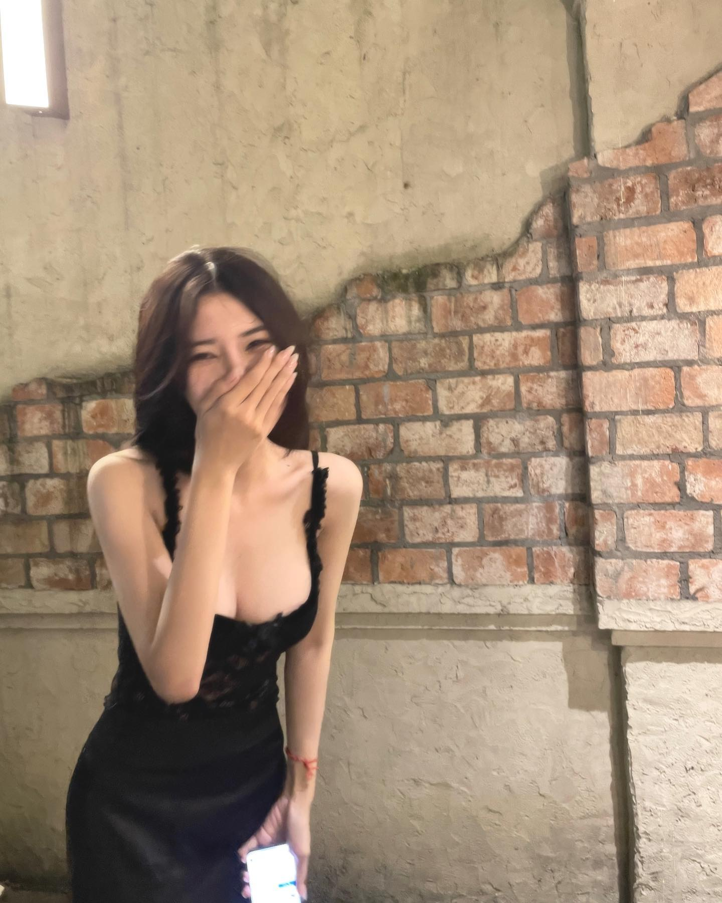 Liên Quân Hot Girl Opens Up About Heartbreaking Betrayals 1 Chau Ngoc Nhu posing confidently