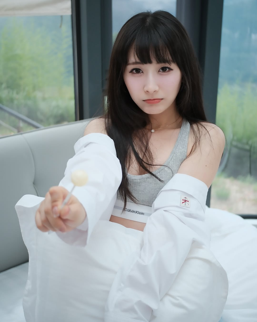 Streamer Lois Lục Tử Huyền Reveals Shocking Support Story 1 Lois Lục Tử Huyền smiling