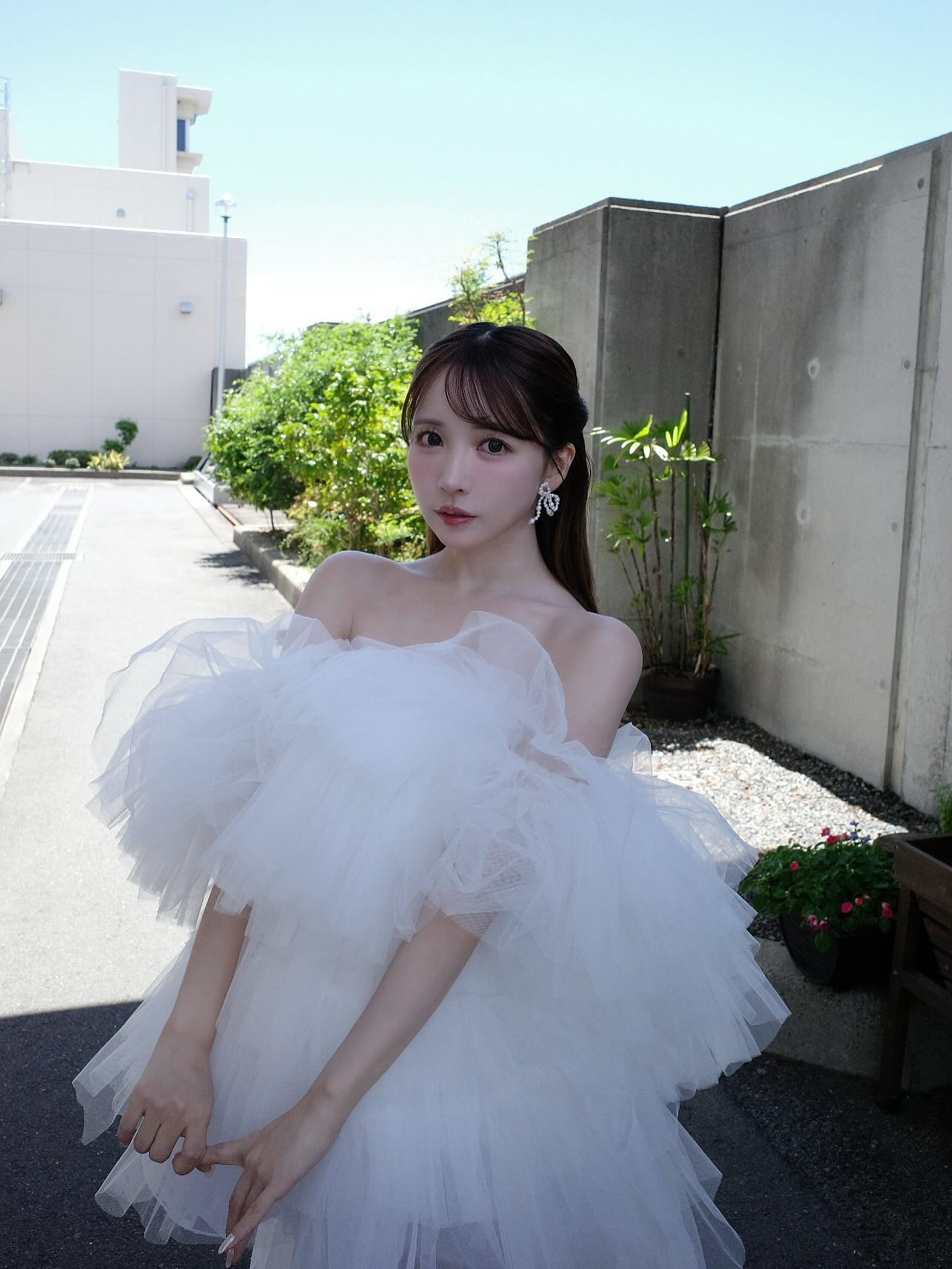 Yua Mikami Claps Back at Wedding Dress Drama 3 photo 1754031938041 1754031941649214828870 1754272716019 175427271617356563312 1754275195085 17542751952851125357494