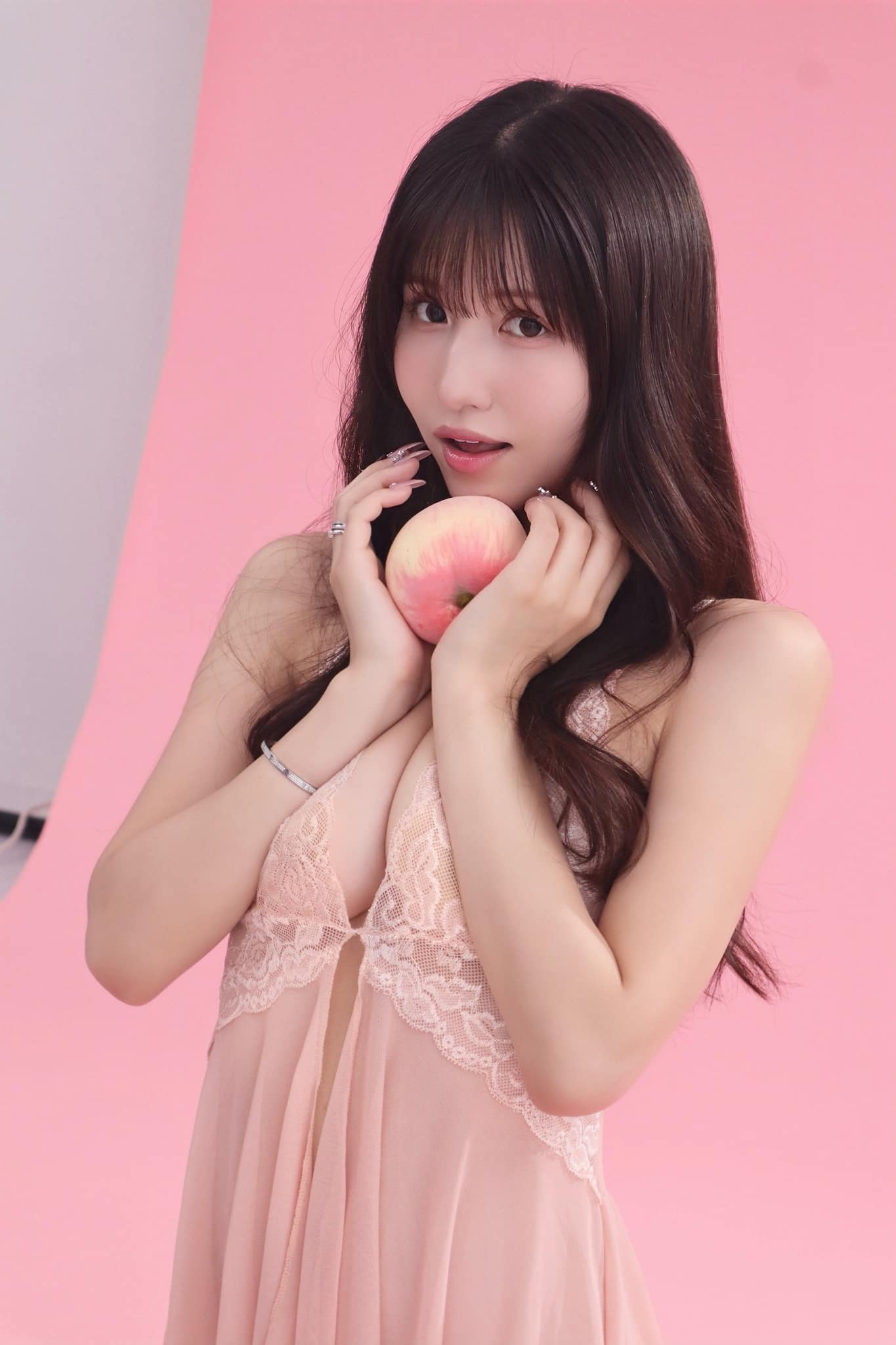 Momo Sakura Scores Nearly $800K from Secret TikTok Donor 3 Momo Sakura portrait