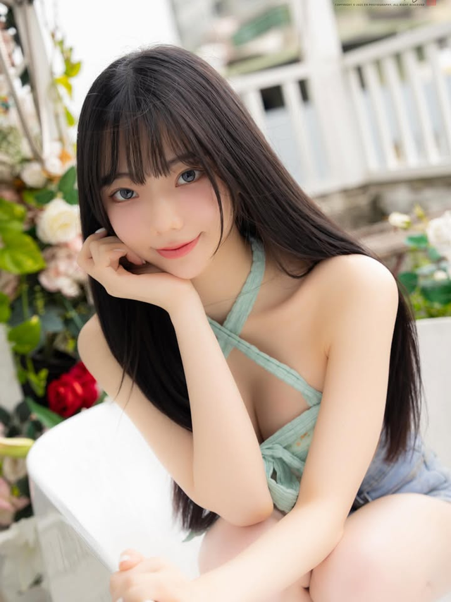 Top Hot Girl JiuJiu Steps Back After 3 Years at the Top 3 JiuJiu behind the scenes