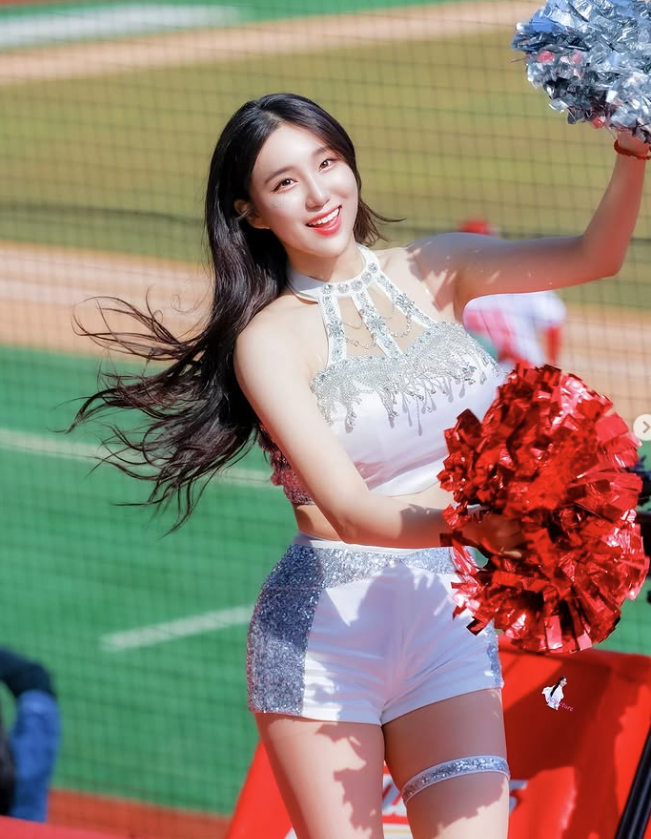 Kim Hyun-yeon: The Stunning Cheerleader Who’s Also a Fierce Gamer 1 screenshot 2025 07 31 110118 17539365133802009589776 1753947063601 17539470654451789253411