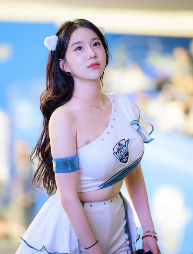 Kim Hyun-yeon: The Stunning Cheerleader Who’s Also a Fierce Gamer 3 screenshot 2025 07 31 110130 1753936513360875255759 1753947067251 17539470761541819327551