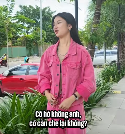 TikToker Nàng Mơ Faces Wardrobe Malfunction, Tries to Cover Up 7 screenshot 2025 07 31 151015 17539514019251895858811 1754020647466 17540206476411283269011