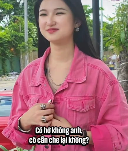 TikToker Nàng Mơ Faces Wardrobe Malfunction, Tries to Cover Up 6 screenshot 2025 07 31 151024 1753951401902960878940 1754020646220 17540206466911634530216