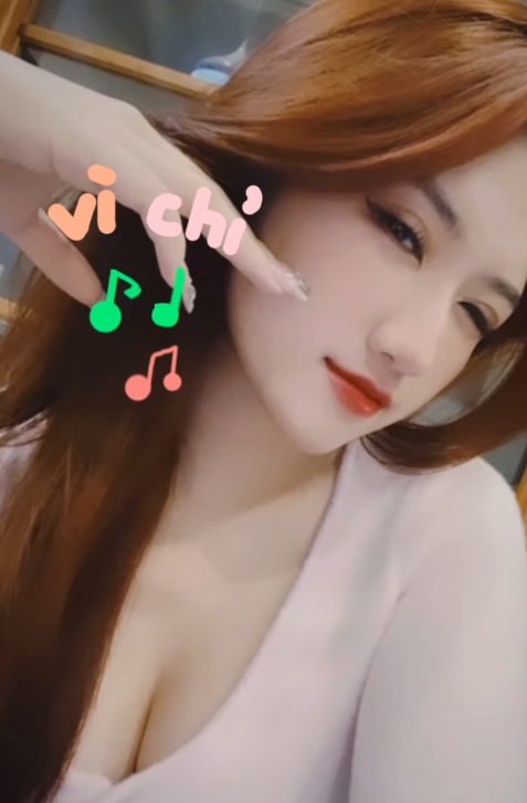 Linh Nắng Stuns Fans With Stunning Off-Camera Looks 9 Fans praising Linh Nắng's charm