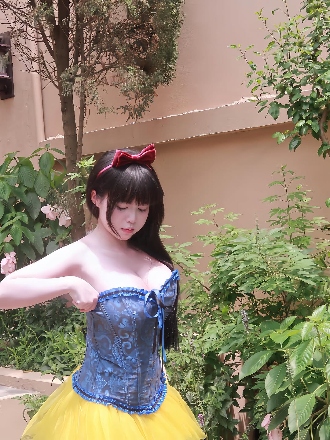 Close-up of Snow White cosplay expression