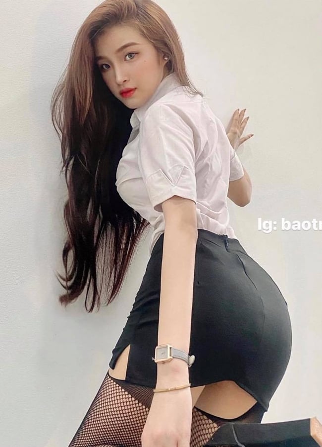Instagram Star Bảo Trân Claps Back at Rumors About Selling Sensitive Photos 2 1 1632468238 653 width650height900 1758792021044 17587920213381342770551 1758795954344 1758795954626423553849