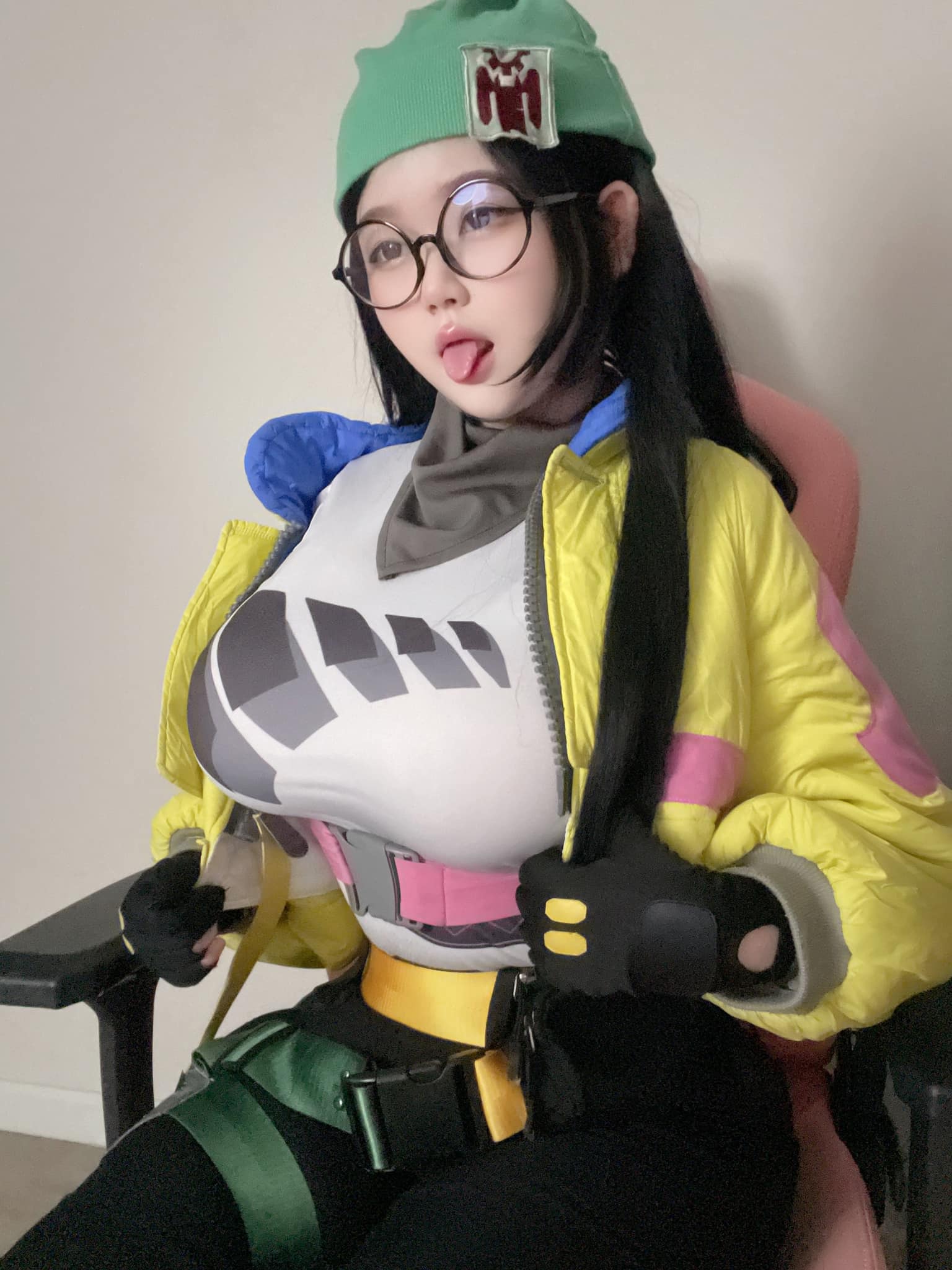 Innocent-Looking Cosplayer Shocks Fans with Bold Looks 2 4819218066569404034194173901078524381544111n 17589511522981745160837 1759020302865 1759020303561509969391