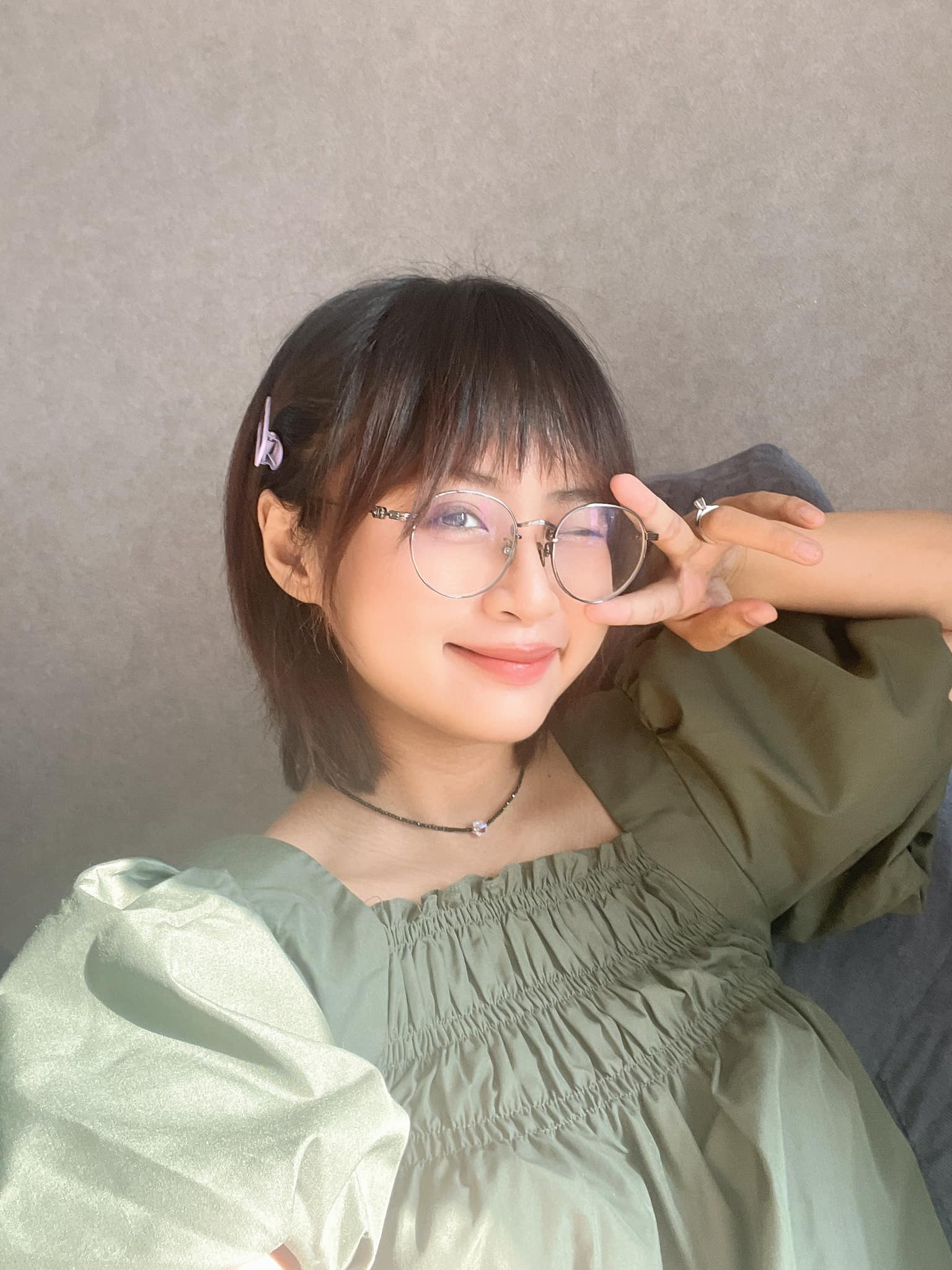 Esports Star Minh Nghi Makes a Stunning Comeback After a Year Off 2 Minh Nghi during esports hosting
