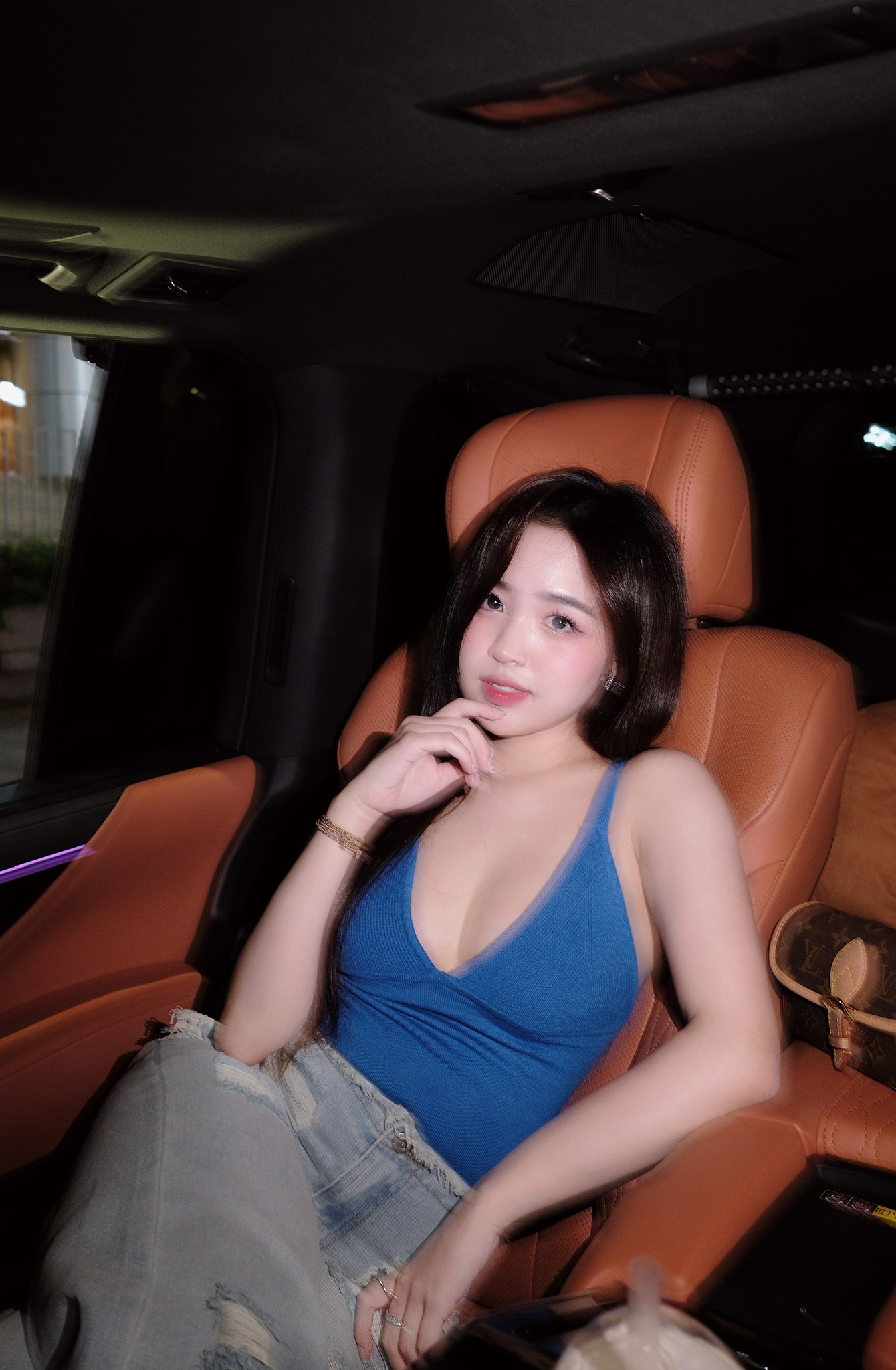 Lê Phương Anh Stuns Fans with Elegant Ao Dai Look 3 Lê Phương Anh's previous bold style