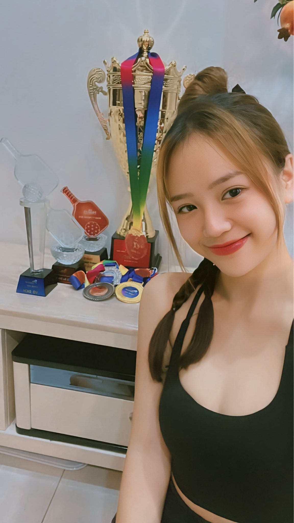 Mai Linh Zuto Goes Makeup-Free, Surprising Her Fans 6 Mai Linh Zuto casual look