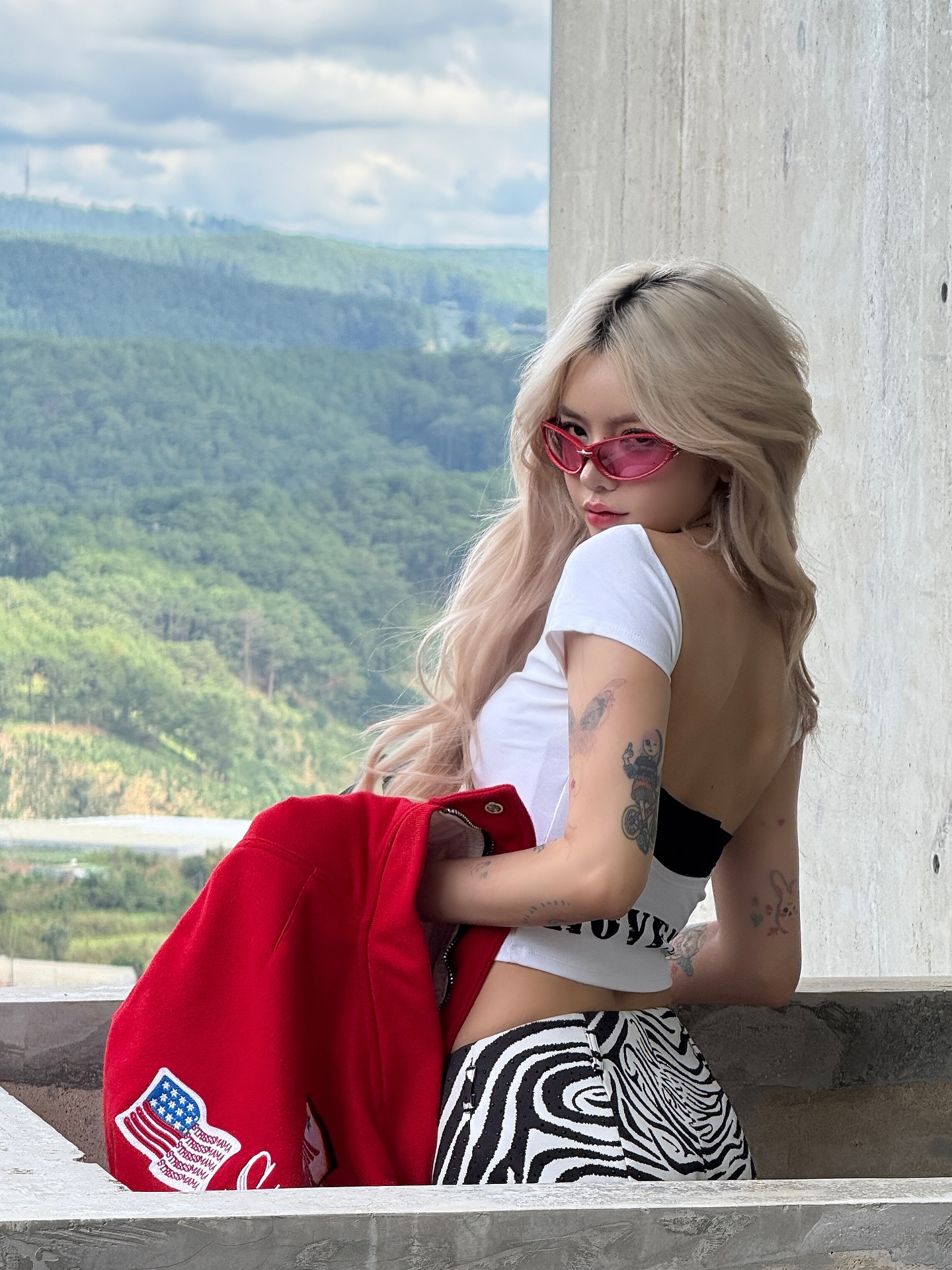 Ciin’s Stunning Glow-Up Has Fans Mistaking Her for Helia Bảo Hân 20 533149087184083094091063278027231103686453438n 17571252038481258452979 1757131969896 17571319700921004592294