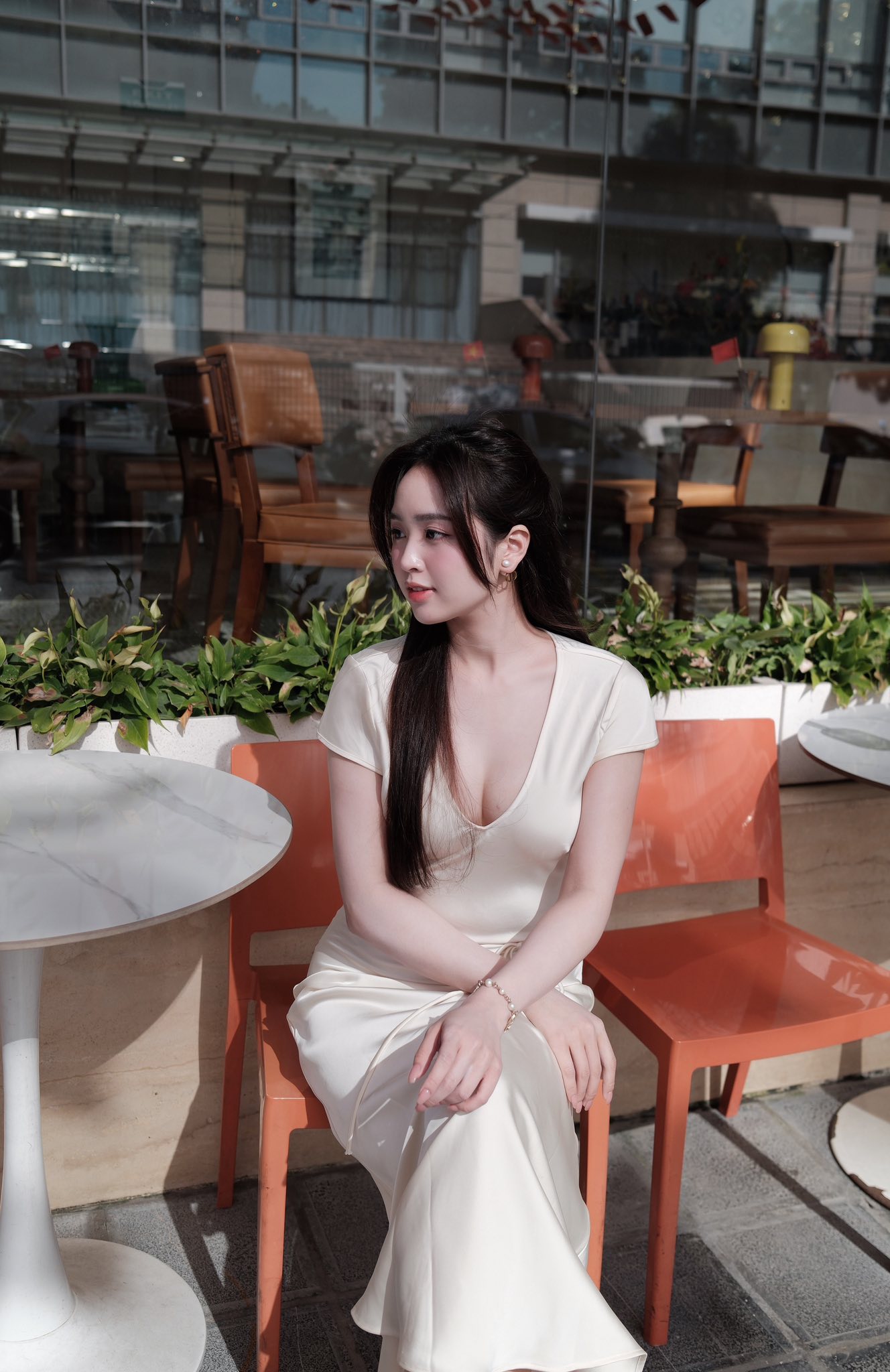 Pickleball Star Stuns in Bikini, Fans Praise Her Simple Style More 8 Le Phuong Anh in casual outfit