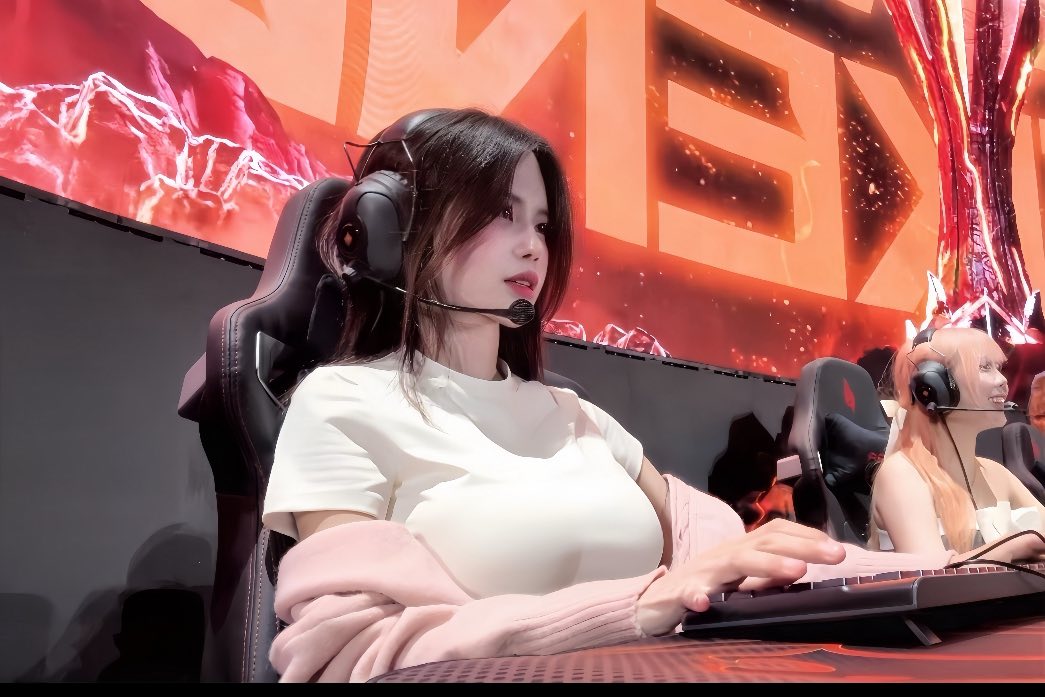 YuGi Kiều Oanh intense gameplay