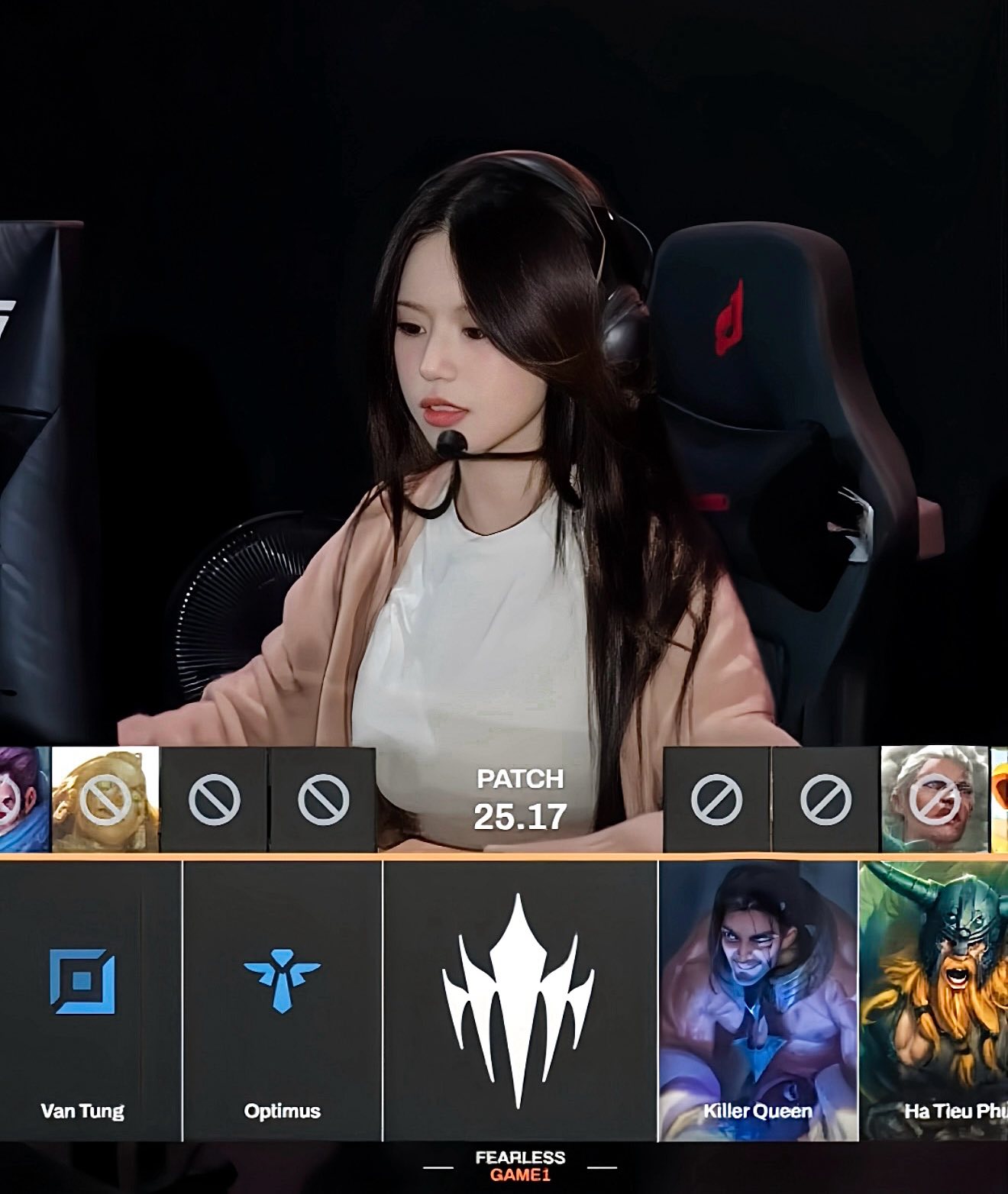 YuGi Kiều Oanh at esports event