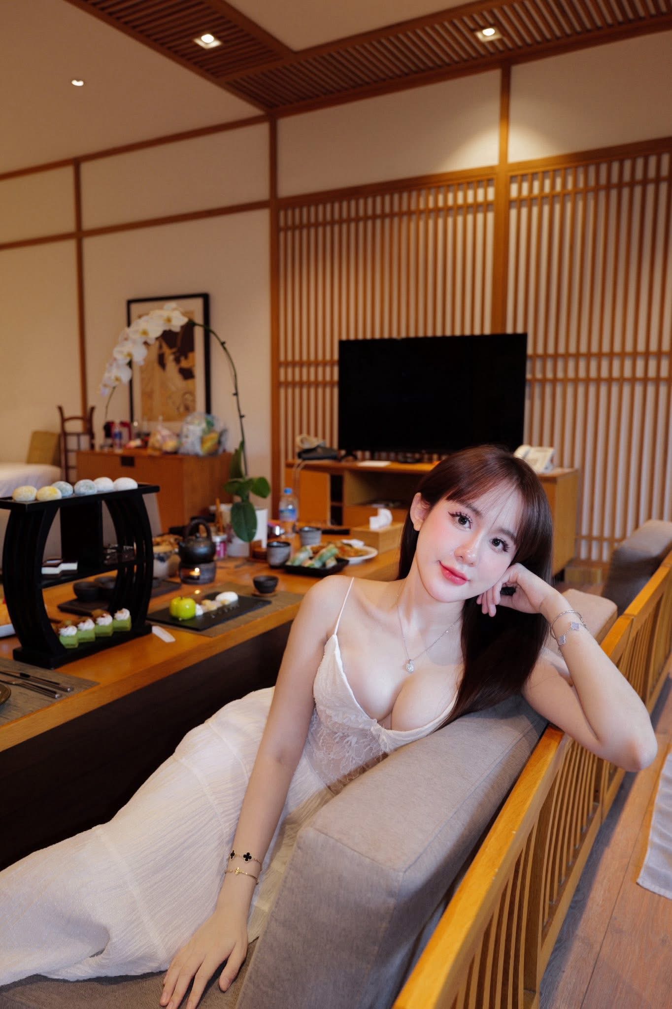 Billiards Star Tuyết Anh Stuns Fans in Bali Sun 7 anh 7 2 1756611083214875651567 1756698736468 1756698736616892831819