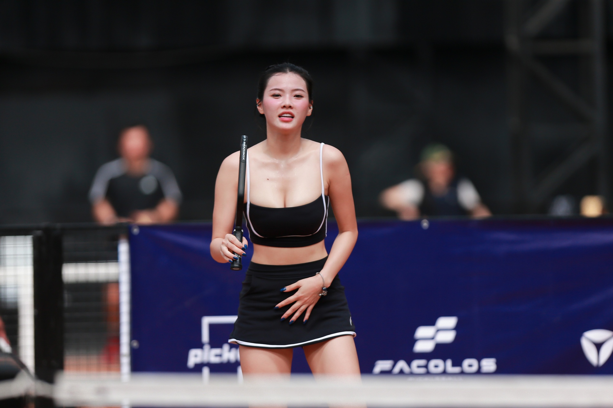 Pickleball Player Claps Back After Outfit Sparks Online Drama 5 Model Cao Quyen prefers comfortable outfits due to the heat on pickleball courts