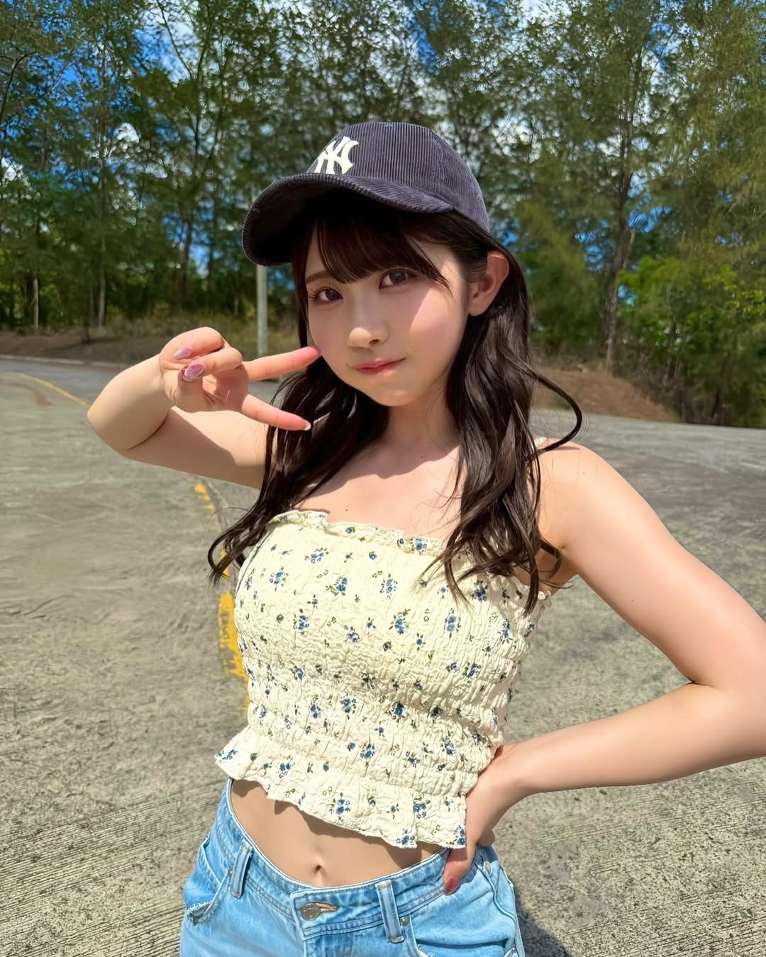 Aoi Ibuki holding a basketball