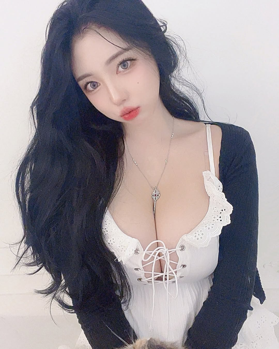 Streamer Jee Hyeounn Wows Fans in Sexy Maid Outfit 5 photo 1758260430501 17582604307672030753842 1758262574590 1758262574825688893379 1758595910248 1758595910617413992291