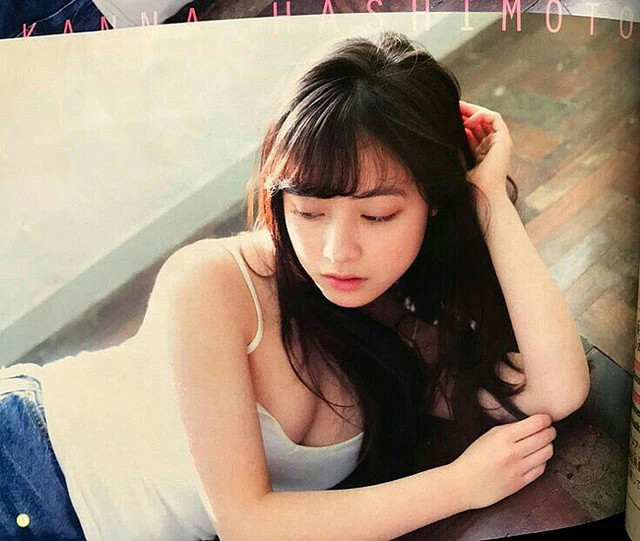 Hashimoto Kanna smiling