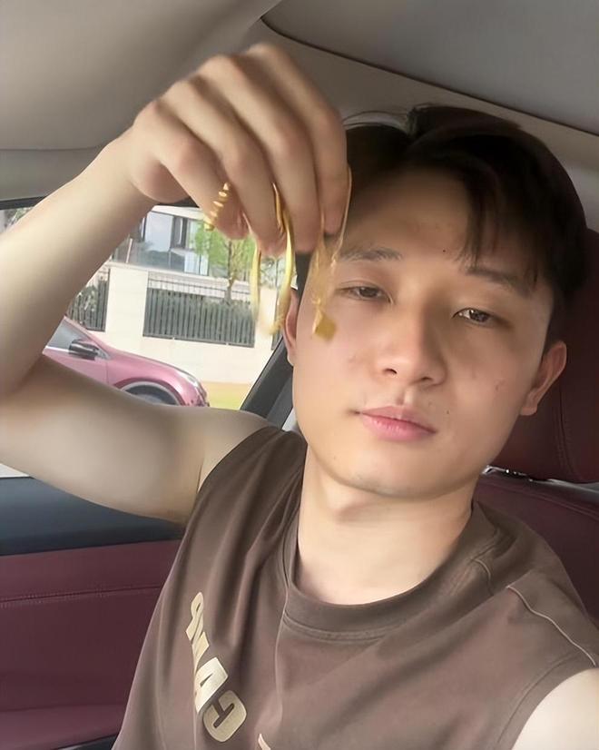 Guy Dumps Girlfriend Over 2 Billion Dong Dowry Demand, Buys BMW Instead 6 urlhttp3a2f2fdingyuews126net2f20252f09082f10c475abj00t29i1t0029d000ri00yem 1757389209117509346049 1757392946761 17573929474541449281071