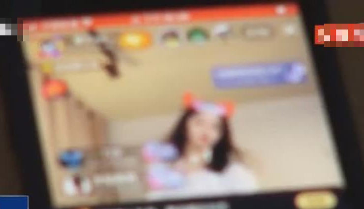 This guy didn’t hesitate to spend millions to stay the top fan of the female streamer.