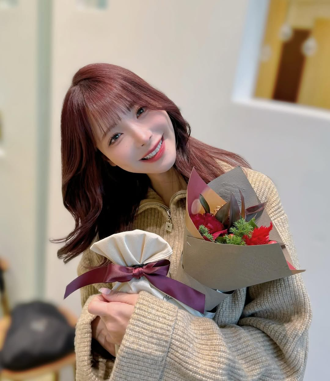 Momonogi Kana Announces Retirement After a Decade in the Spotlight 6 Momonogi Kana final photoshoot