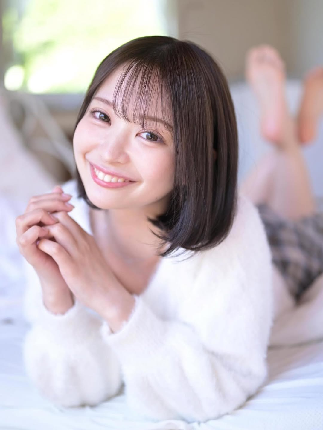 Horikita Moa engaging with fans online