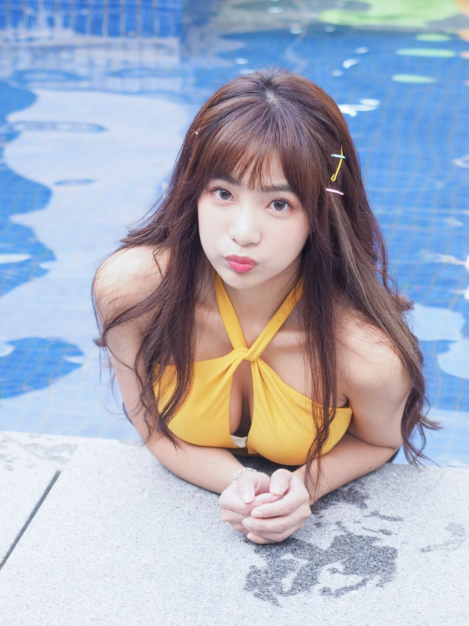 Streamer Beryl Berry Calls Out Fake Account Using Her Photos for Scam 3 photo 1761116020242 17611160206301561281250 1761116225019 17611162257601311875805 1761283758696 17612837589461232493831