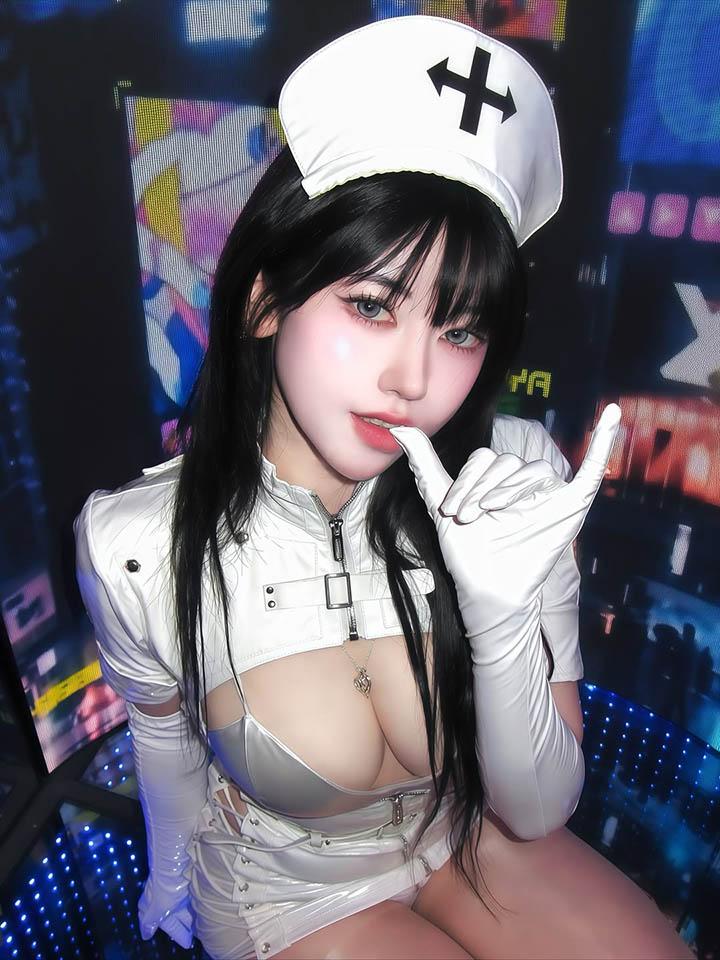 Naughty Rabitt posing with long black hair and captivating eyes