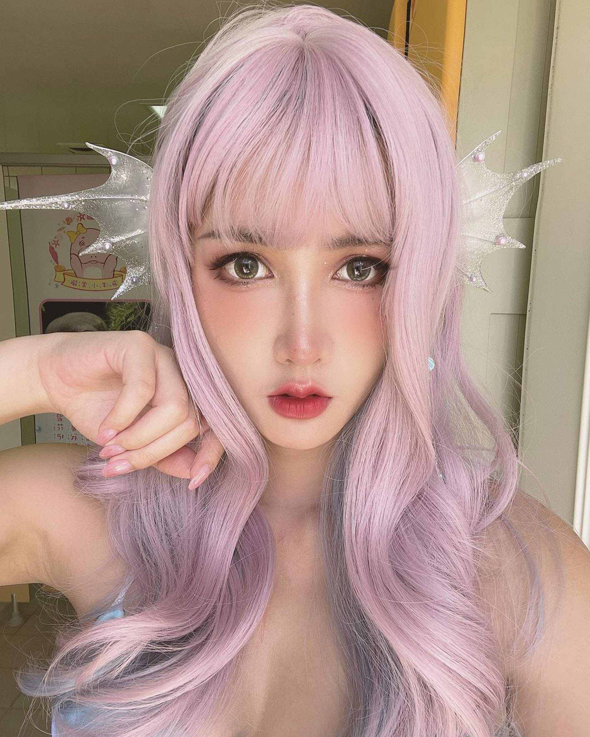 Close-up distorted mermaid cosplay photo