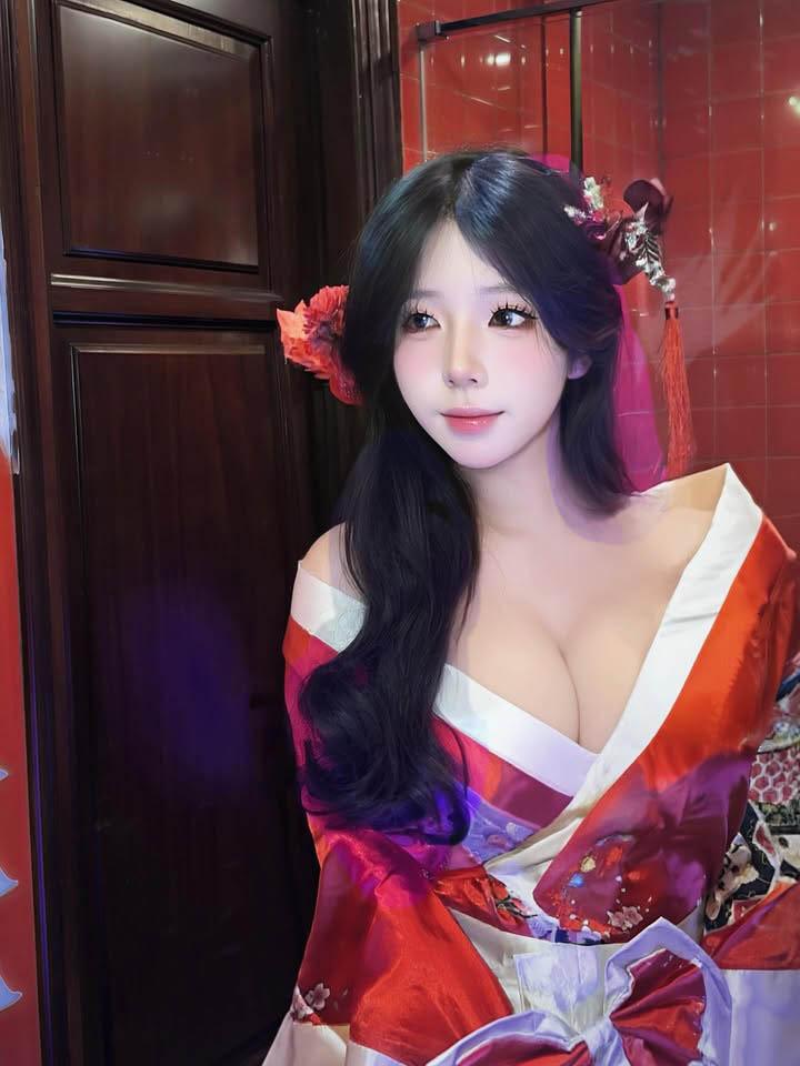 Ling wearing Kimono style outfit