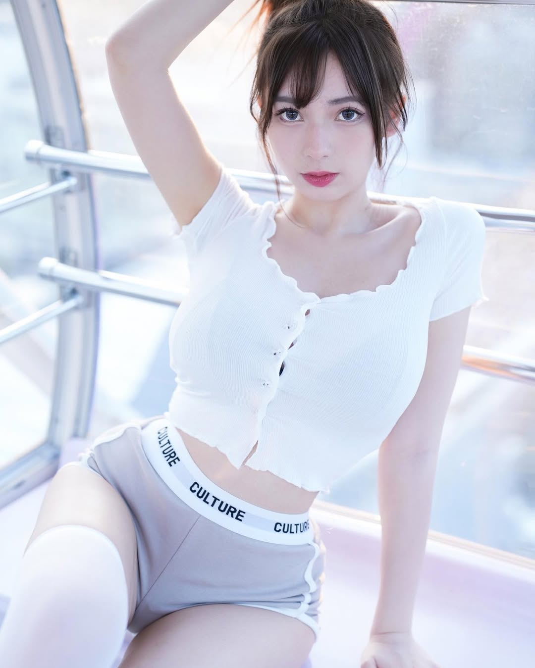 Shu Shu confident pose