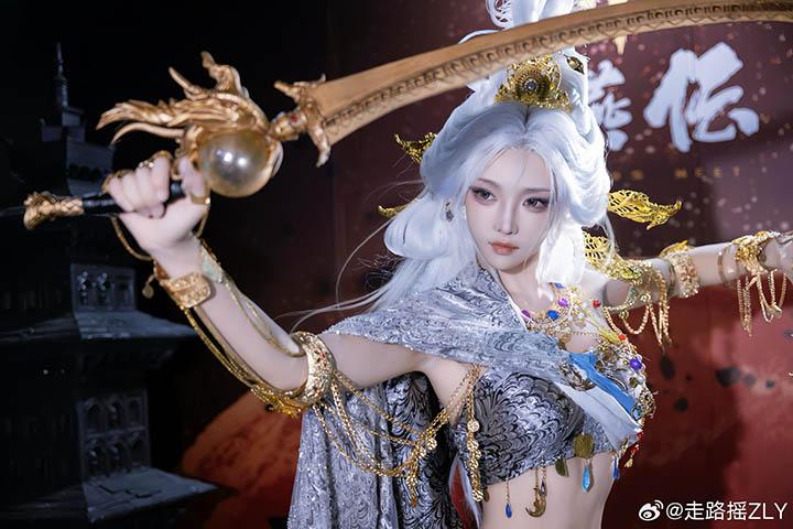Cosplayer Wows Fans as Where Winds Meet’s Fierce Female Boss 9 ZLY elegant pose cosplay