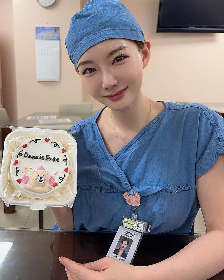 Close-up of Dana's delicate and radiant face