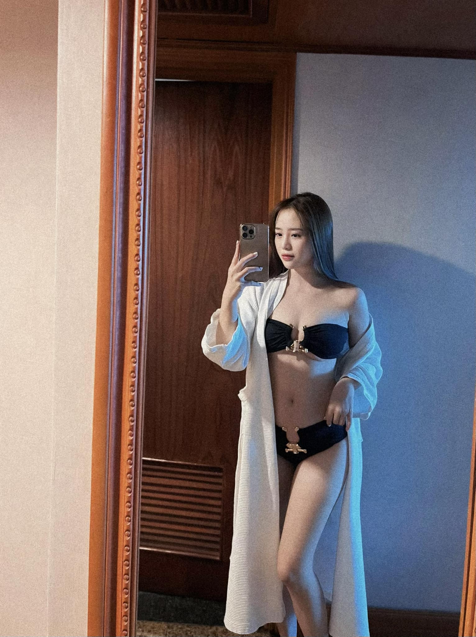 Elegant and natural look from Mai Linh Zuto