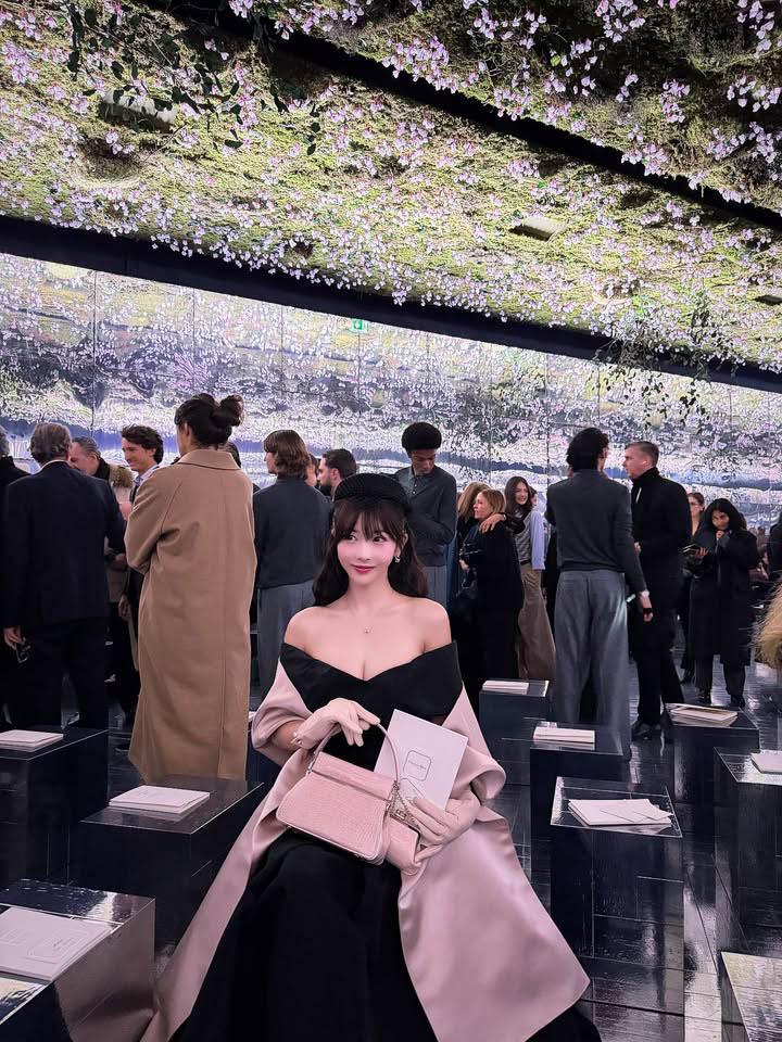 Akari Ohno at Dior fashion show