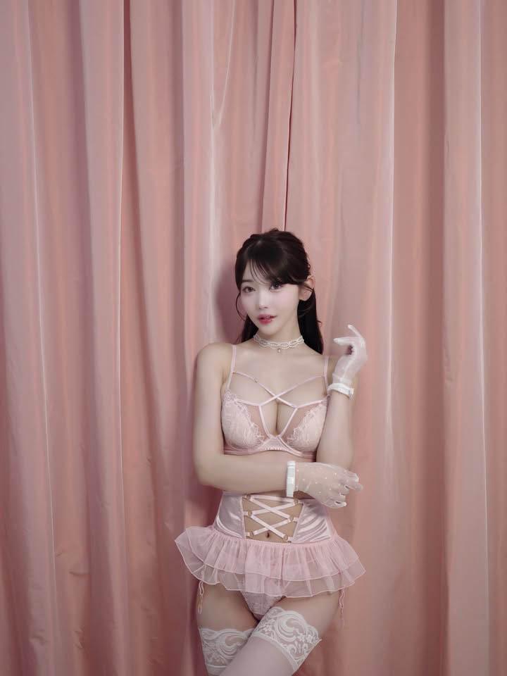 Akari Ohno at Dior show