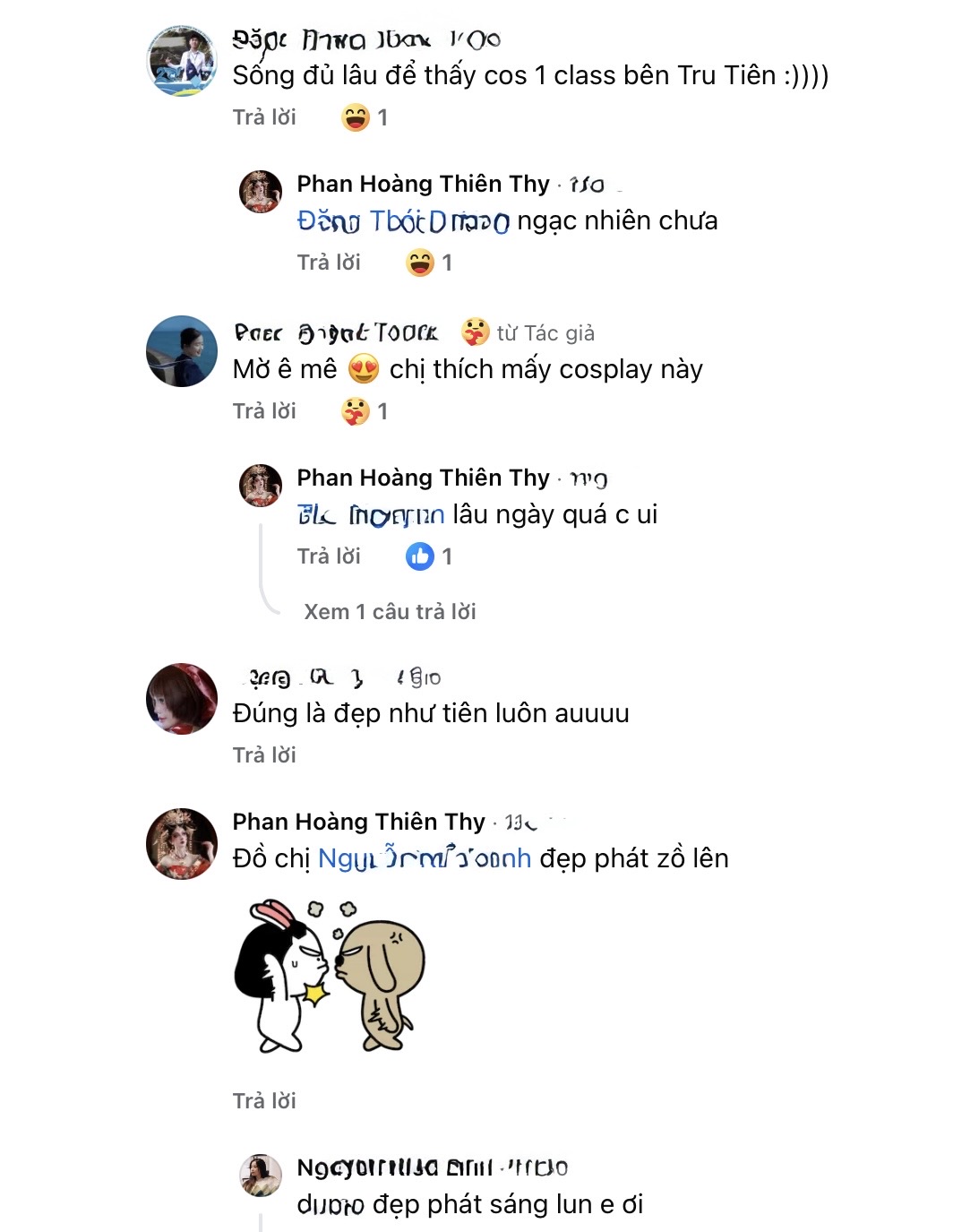 Cosplayer Thiên Thy Wows Fans with Stunning Tru Tiên Look 8 Thiên Thy at festival crowd