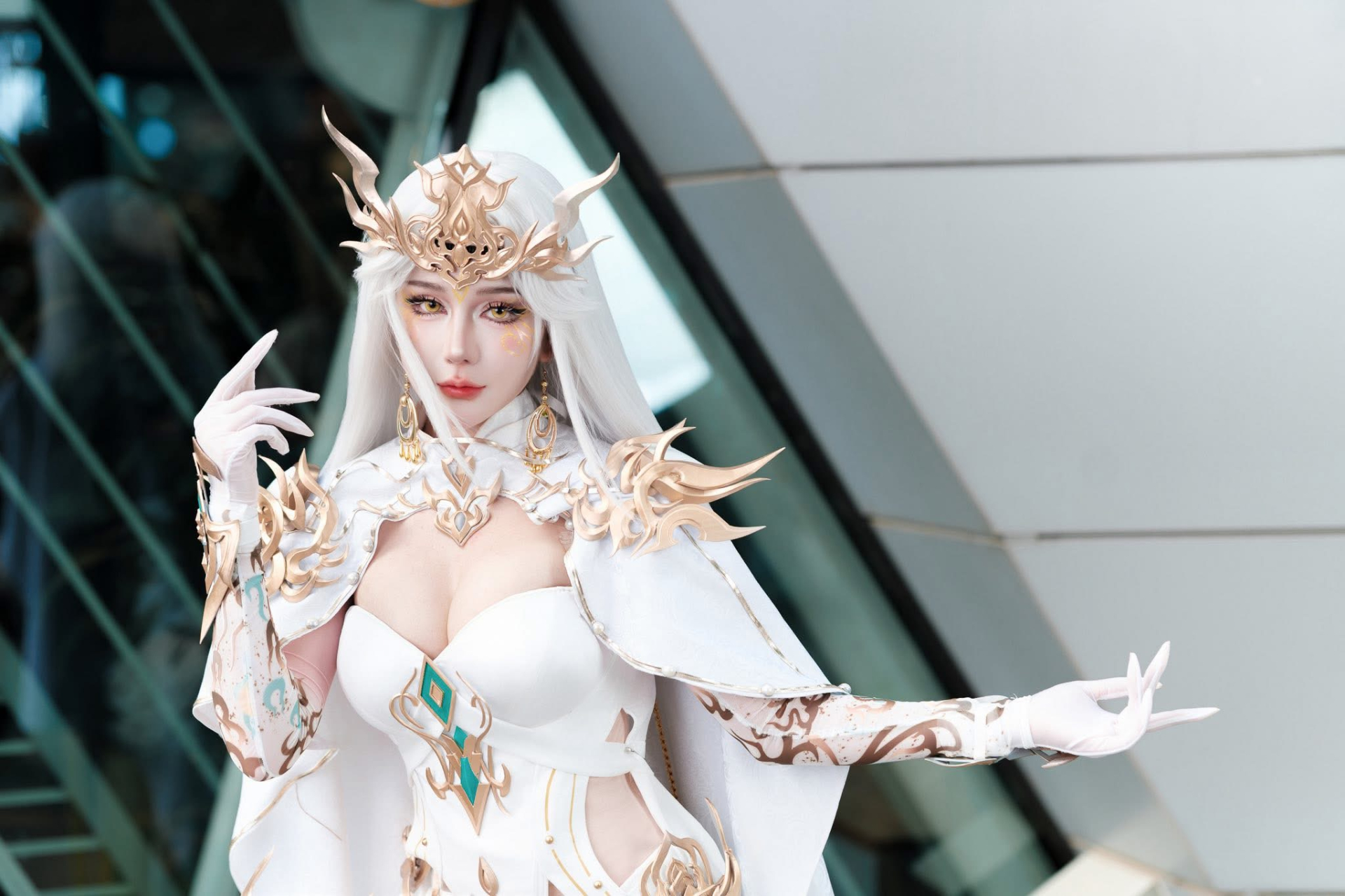 Cosplayer Thiên Thy Wows Fans with Stunning Tru Tiên Look 5 Thiên Thy at cosplay event